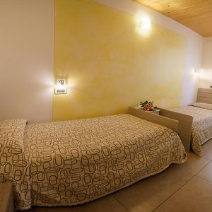 Zimmer mit zwei Einzelbetten